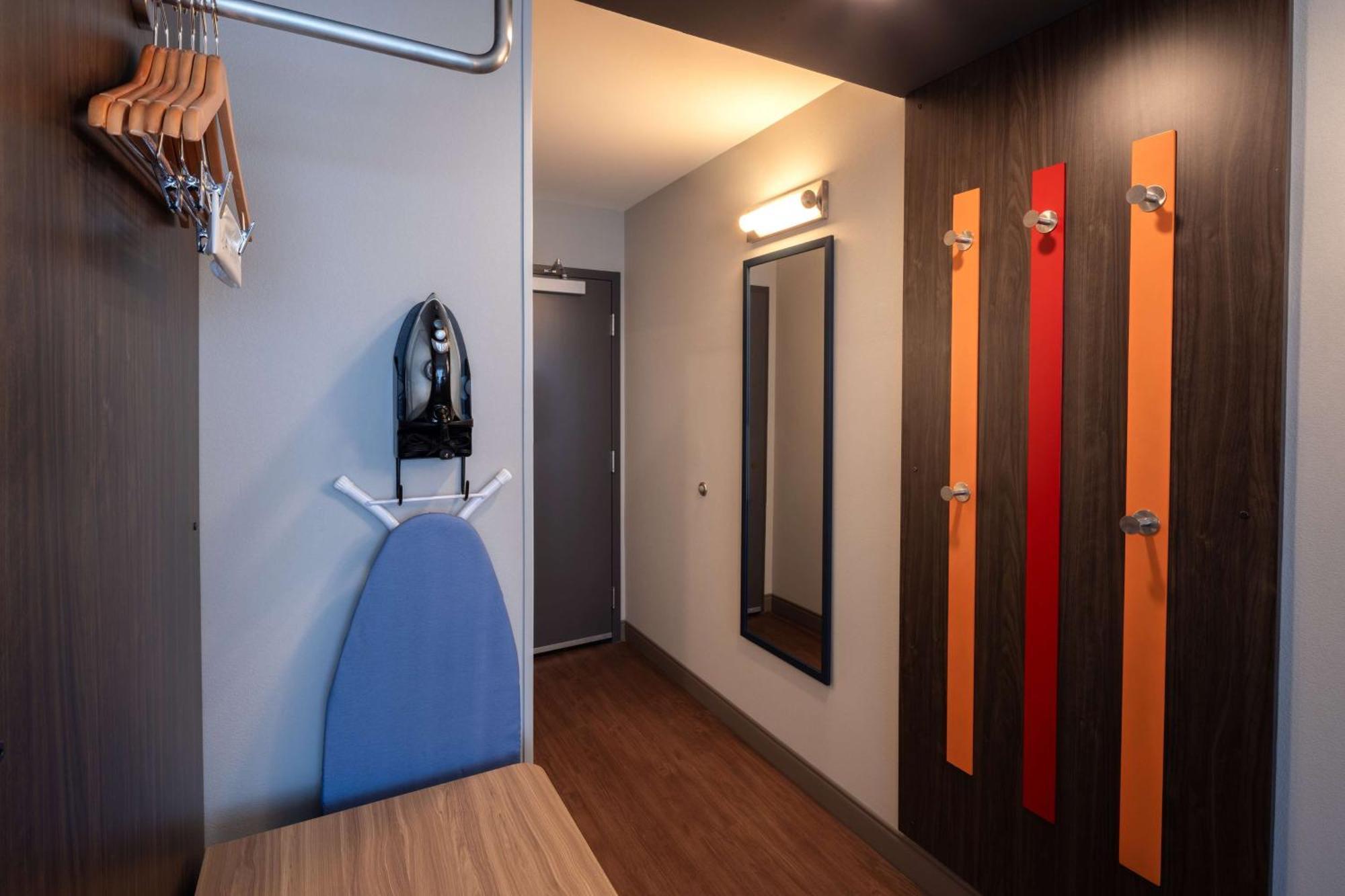 Hotel Tru By Hilton Airport 3*