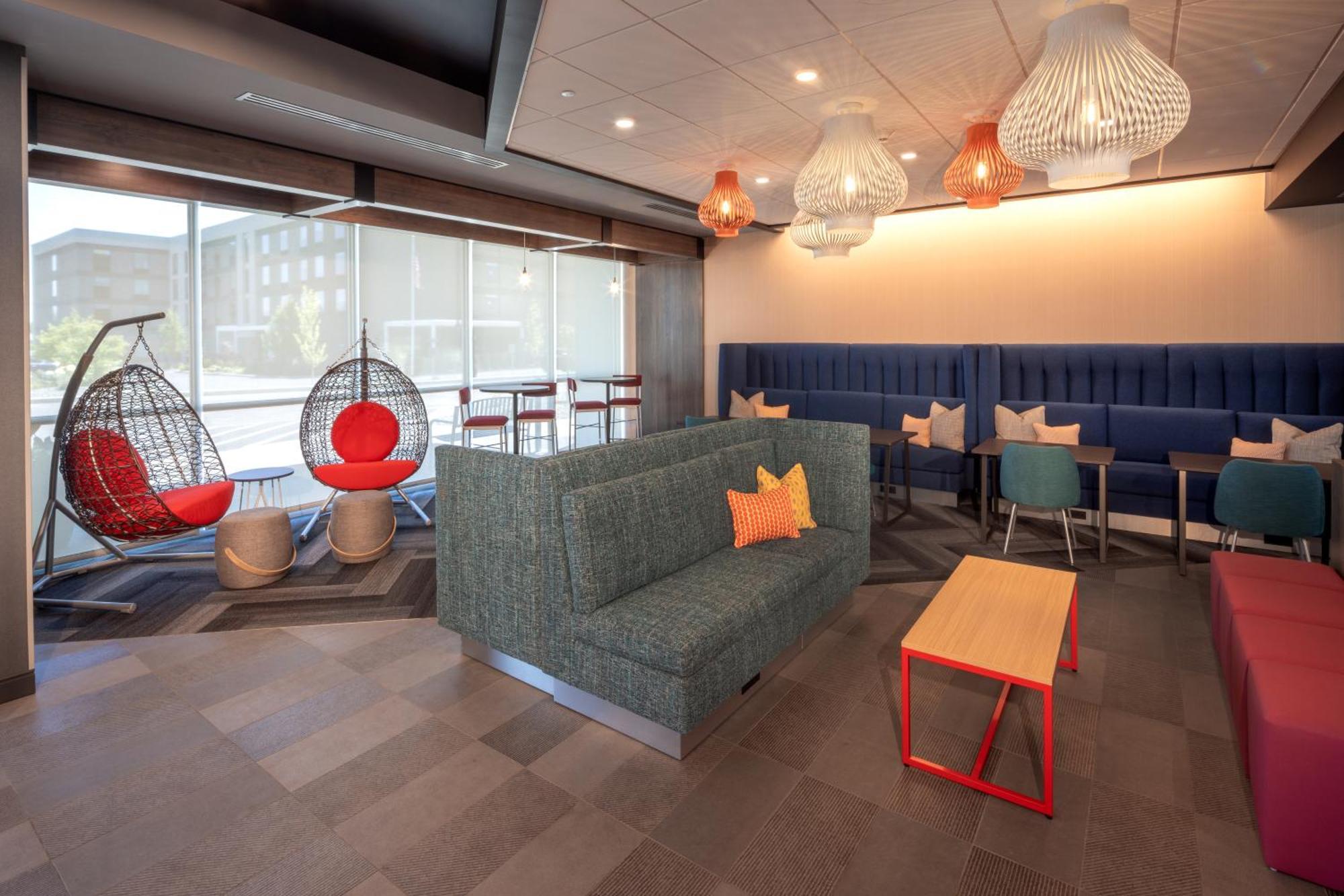 Hotel Tru By Hilton Airport 3*